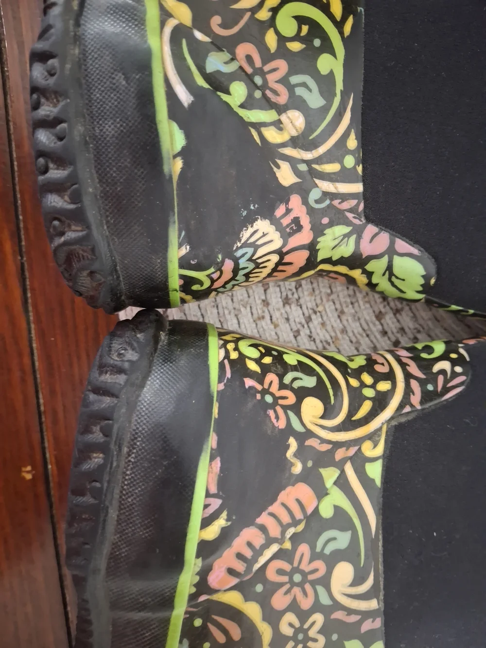 Bogs Kids Tuscany Waterproof Rain/Snow Boots Size 5.
